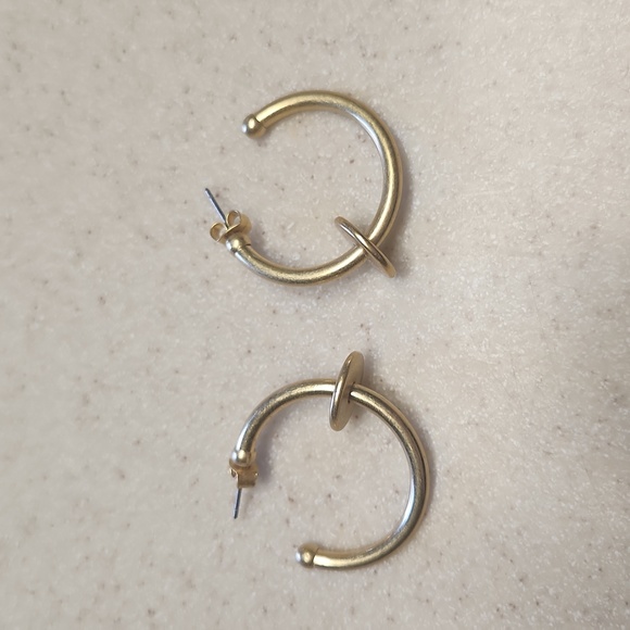 Unknown Jewelry - Gold Hoop Earrings, GUC